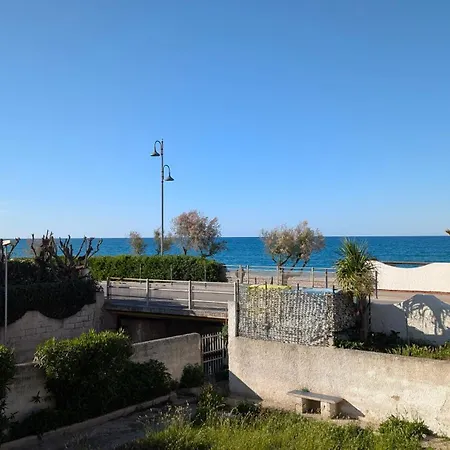 Apartment Casa A 20 Metri Dal Mare!